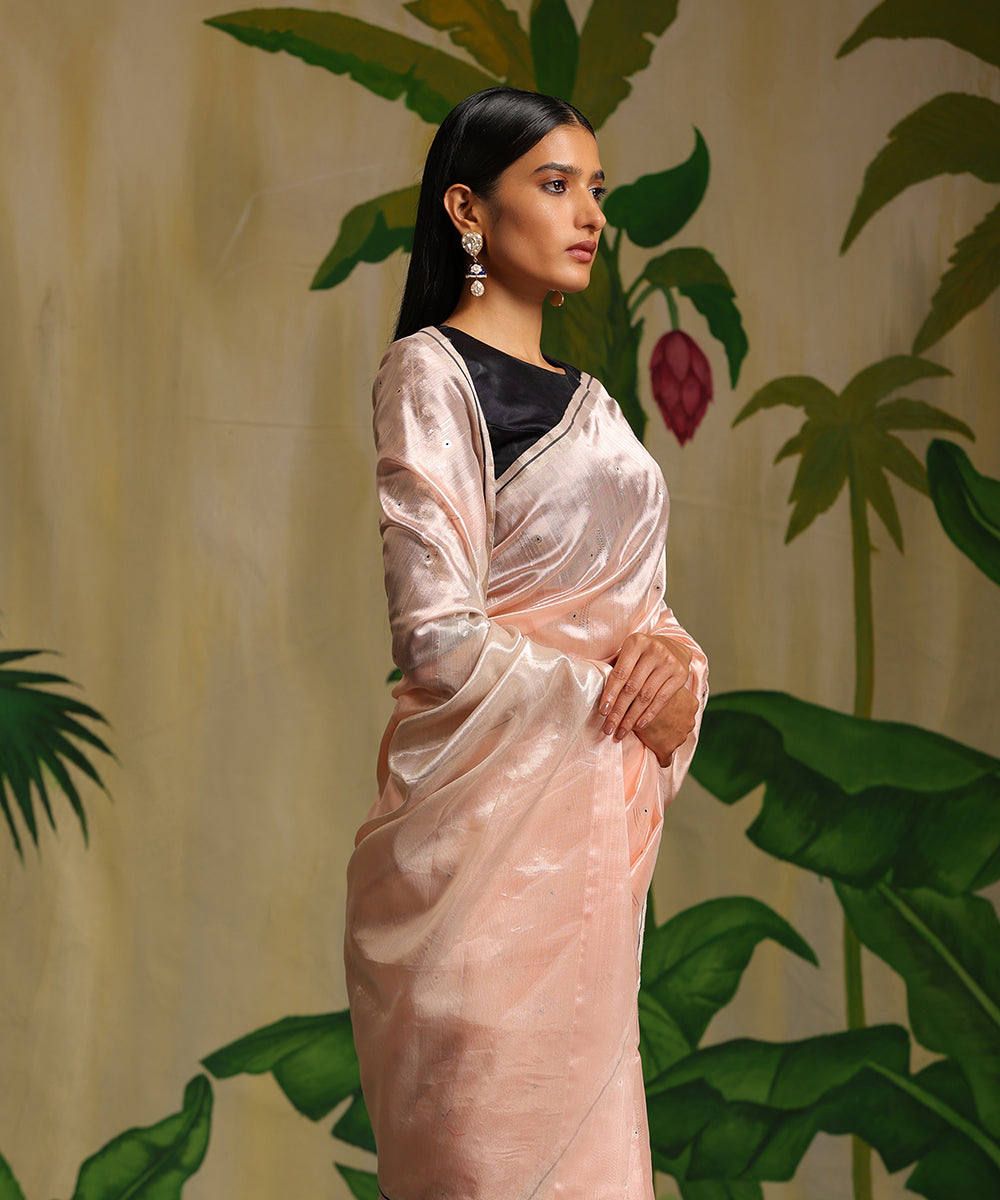 Peach_Handloom_Pure_Silk_Chanderi_Saree_With_Silver_Zari_Motifs_WeaverStory_01