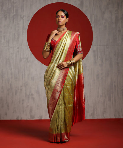 Handloom_Pista_Green_And_Gold_Pure_Katan_Silk_Kimkhab_Banarasi_Saree_WeaverStory_02