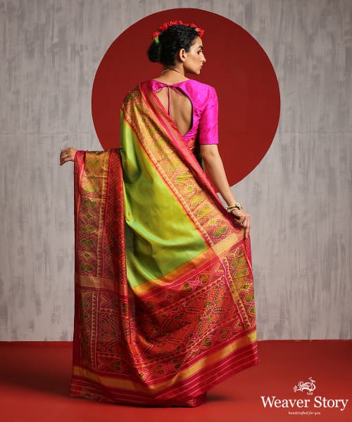 Handloom_Green_Pure_Silk_Patola_Saree_With_Pink_Border_And_Pallu_WeaverStory_03