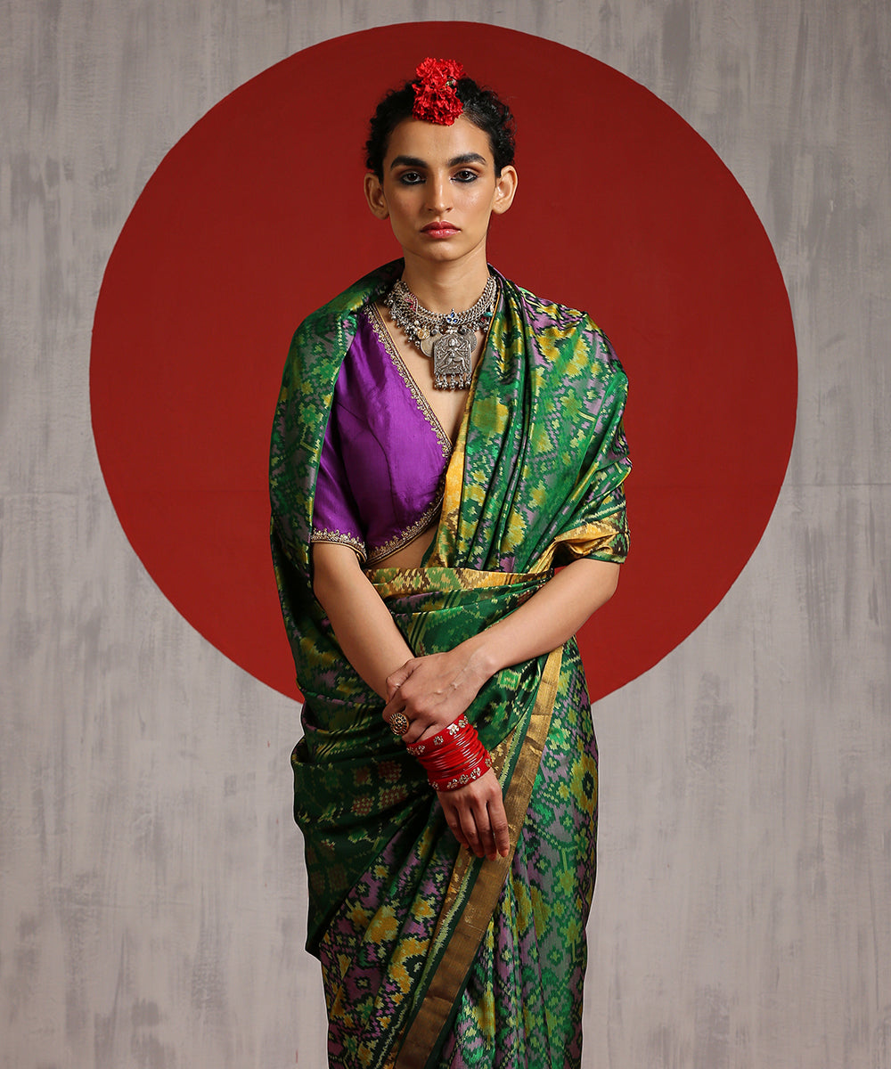 Green_Handloom_Pure_Silk_Patola_Saree_With_Tissue_Border_WeaverStory_01