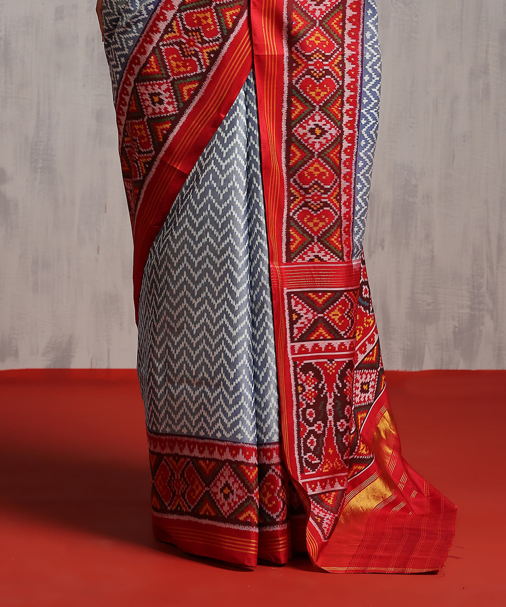 Grey_Handloom_Mulberry_Silk_Patola_Saree_With_Red_Border_And_Chevrons_Pattern_WeaverStory_04