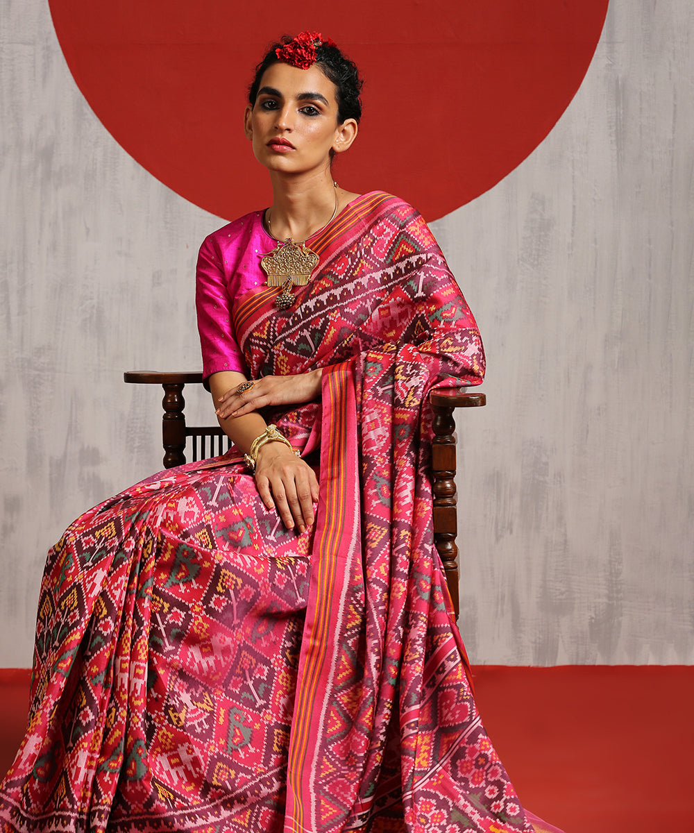 Handloom_Strawberry_Pink_And_Plum_Mulberry_Silk_8_Ply_Patola_Saree_WeaverStory_01