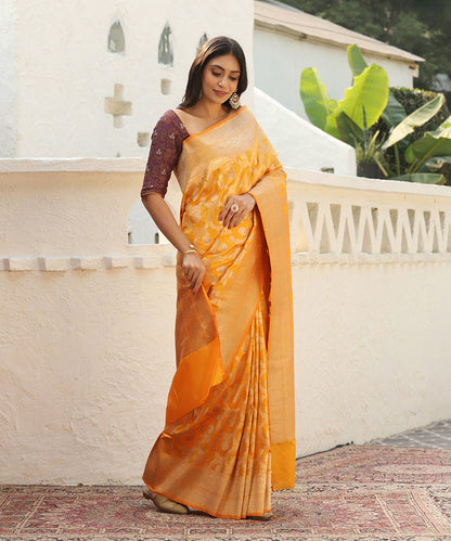 Mango_Yellow_Handloom_Pure_Katan_Silk_Banarasi_Saree_With_Floral_Jaal_WeaverStory_02