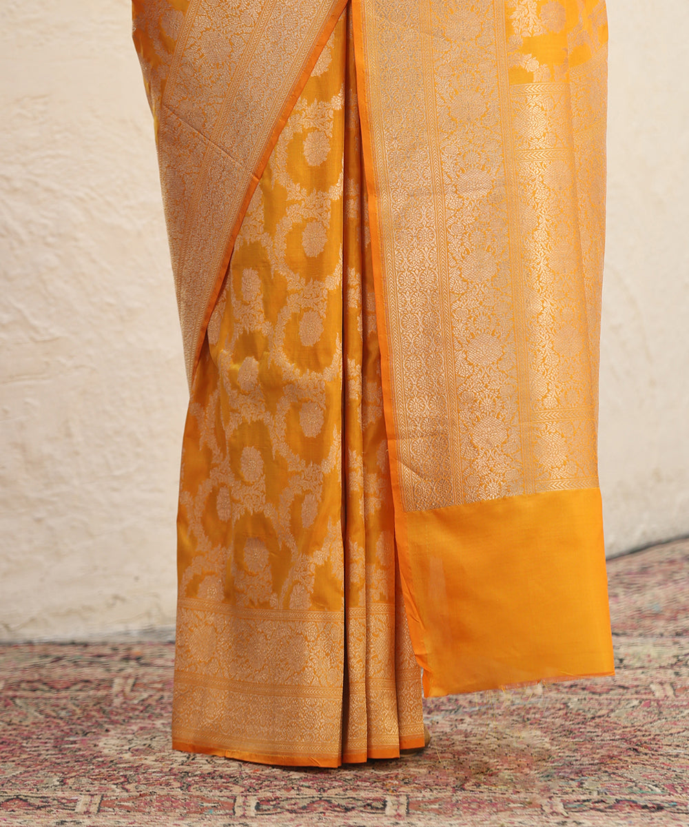Mango_Yellow_Handloom_Pure_Katan_Silk_Banarasi_Saree_With_Floral_Jaal_WeaverStory_04