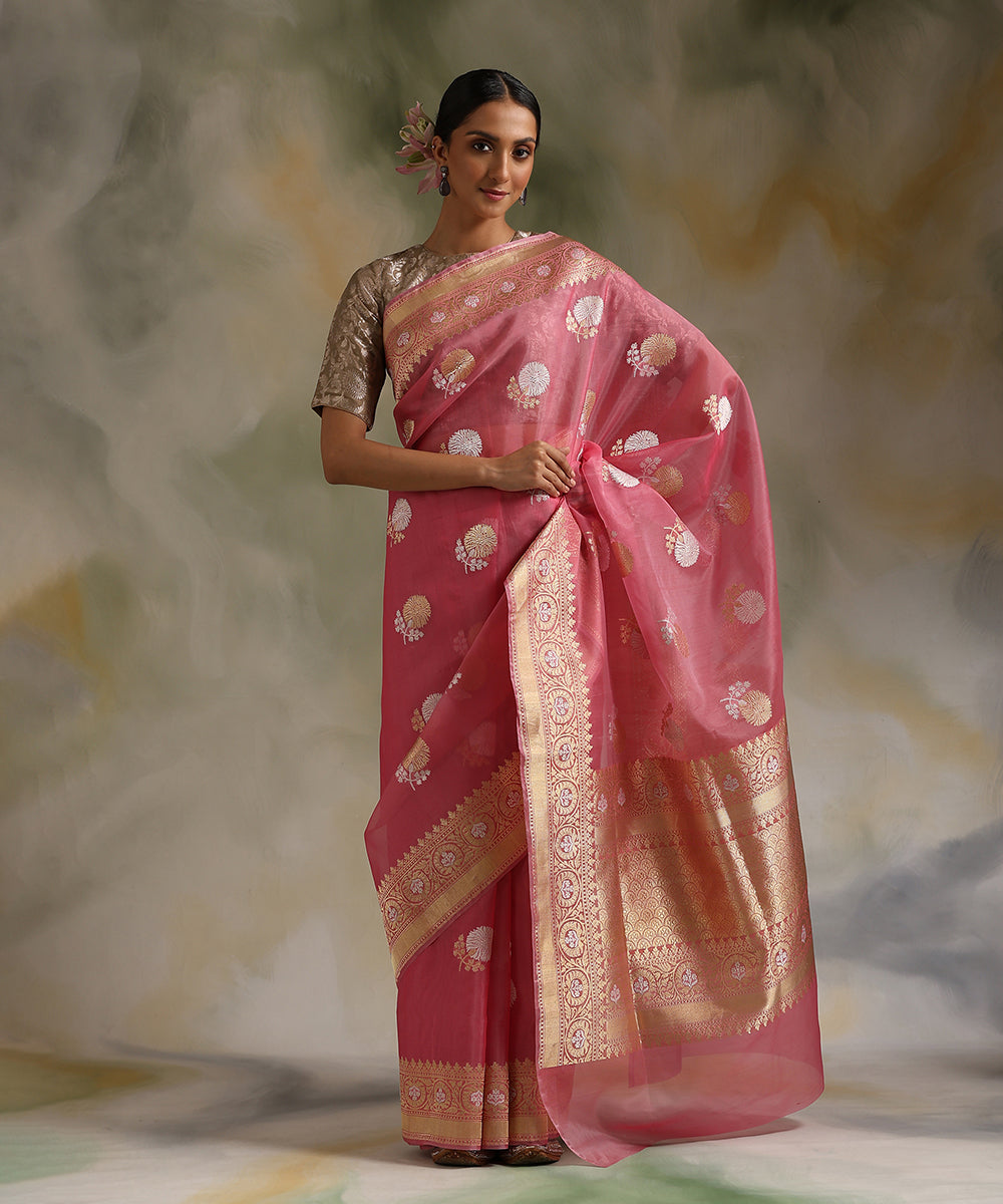 Pink_Handloom_Pure_Kora_Silk_Banarasi_Saree_With_Sona_Rupa_Booti_WeaverStory_02