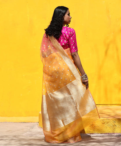 Yellow_Handloom_Pure_Kora_Silk_Banarasi_Saree_With_Sona_Rupa_Zari_Booti_WeaverStory_03