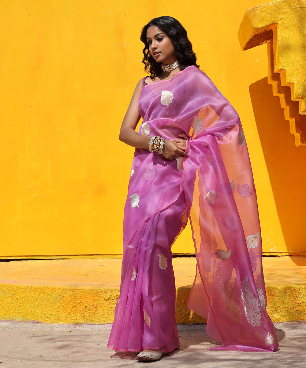 Lilac_Handloom_Pure_Kora_Silk_Banaras_Saree_With_Zari_Paisley_Motifs_WeaverStory_02