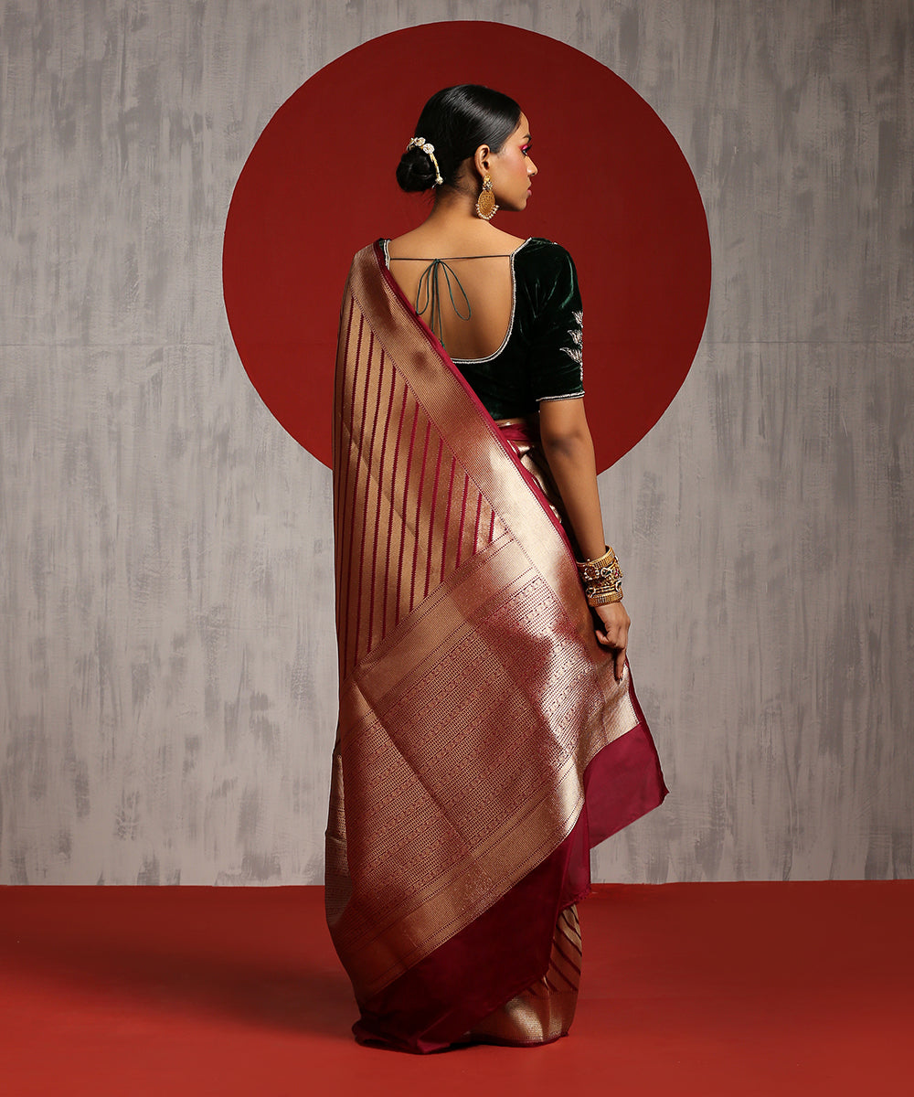 Wine_And_Gold_Handloom_Pure_Katan_Silk_Banarasi_Saree_With_Diagonal_Weave_WeaverStory_03