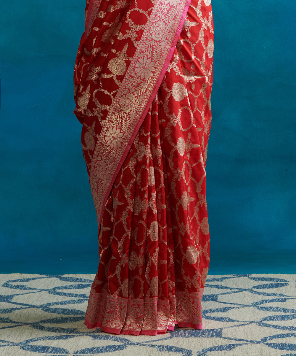 Red_Handloom_Pure_Katan_Silk_Banarasi_Saree_With_Pink_Floral_Zari_Border_WeaverStory_04