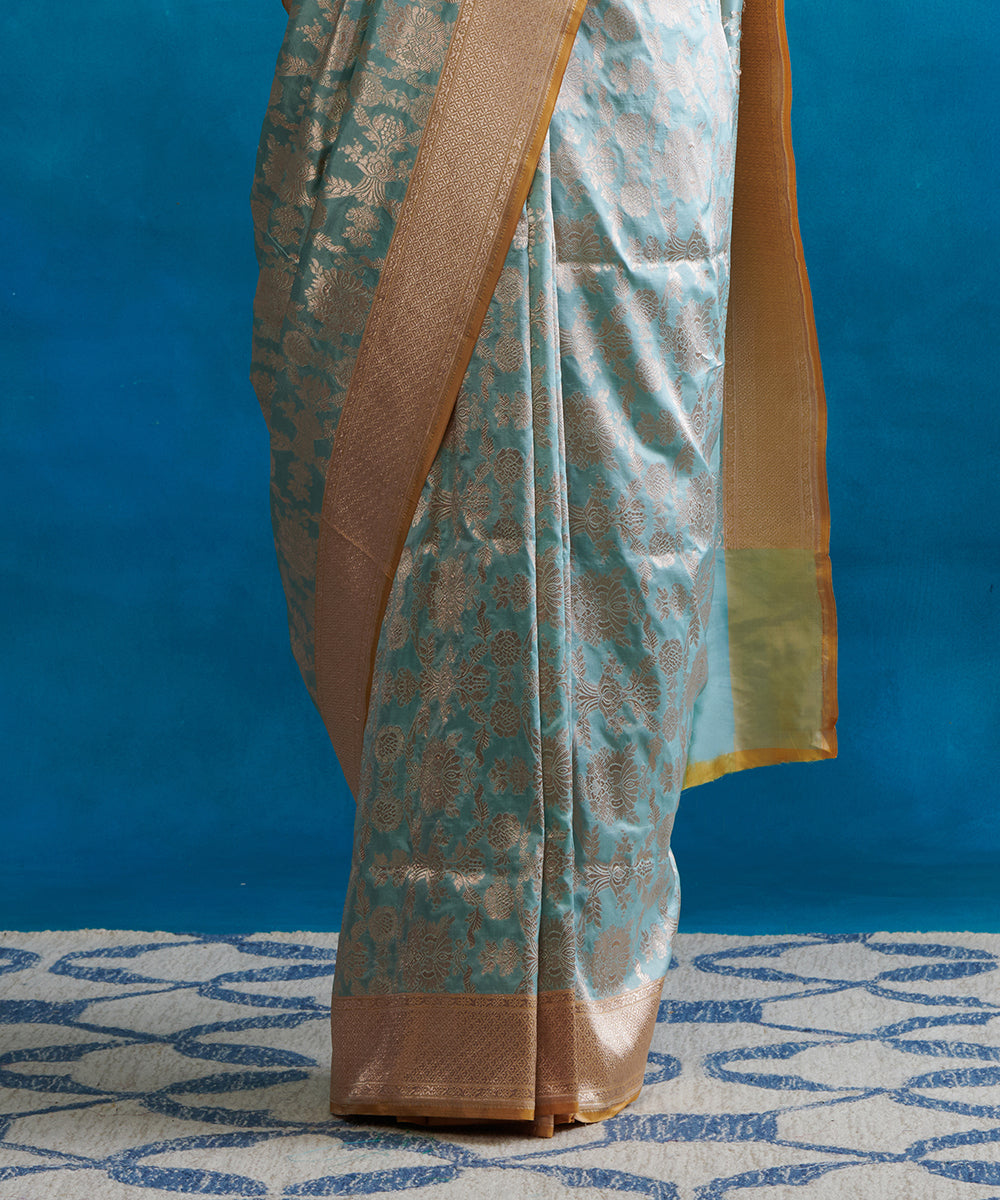 Handloom_Powder_Blue_Pure_Katan_Silk_Banarasi_Saree_With_Lime_Green_Border_WeaverStory_04