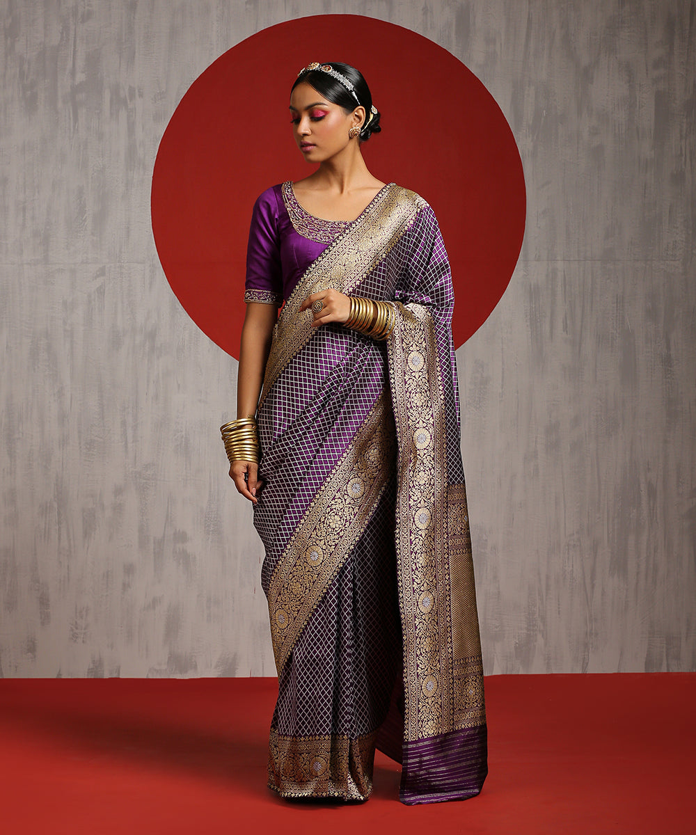 Handloom_Purple_And_Silver_Pure_Katan_Silk_Tanchoi_Banarasi_Saree_WeaverStory_02