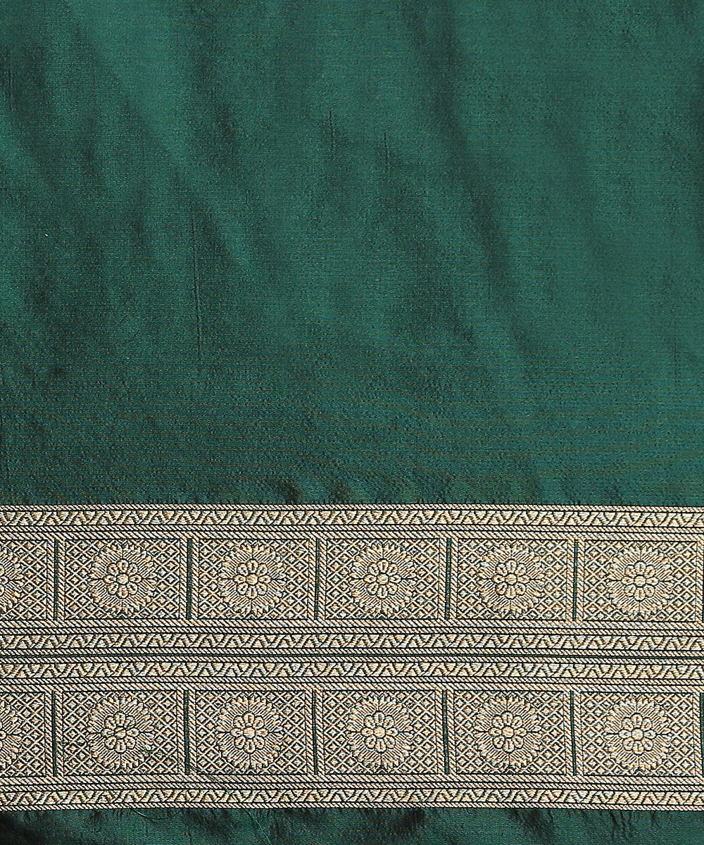 Green_Handloom_Pure_Katan_Silk_Kimkhab_Banarasi_Saree_With_Gold_Zari_And_Red_Selvedge_WeaverStory_05