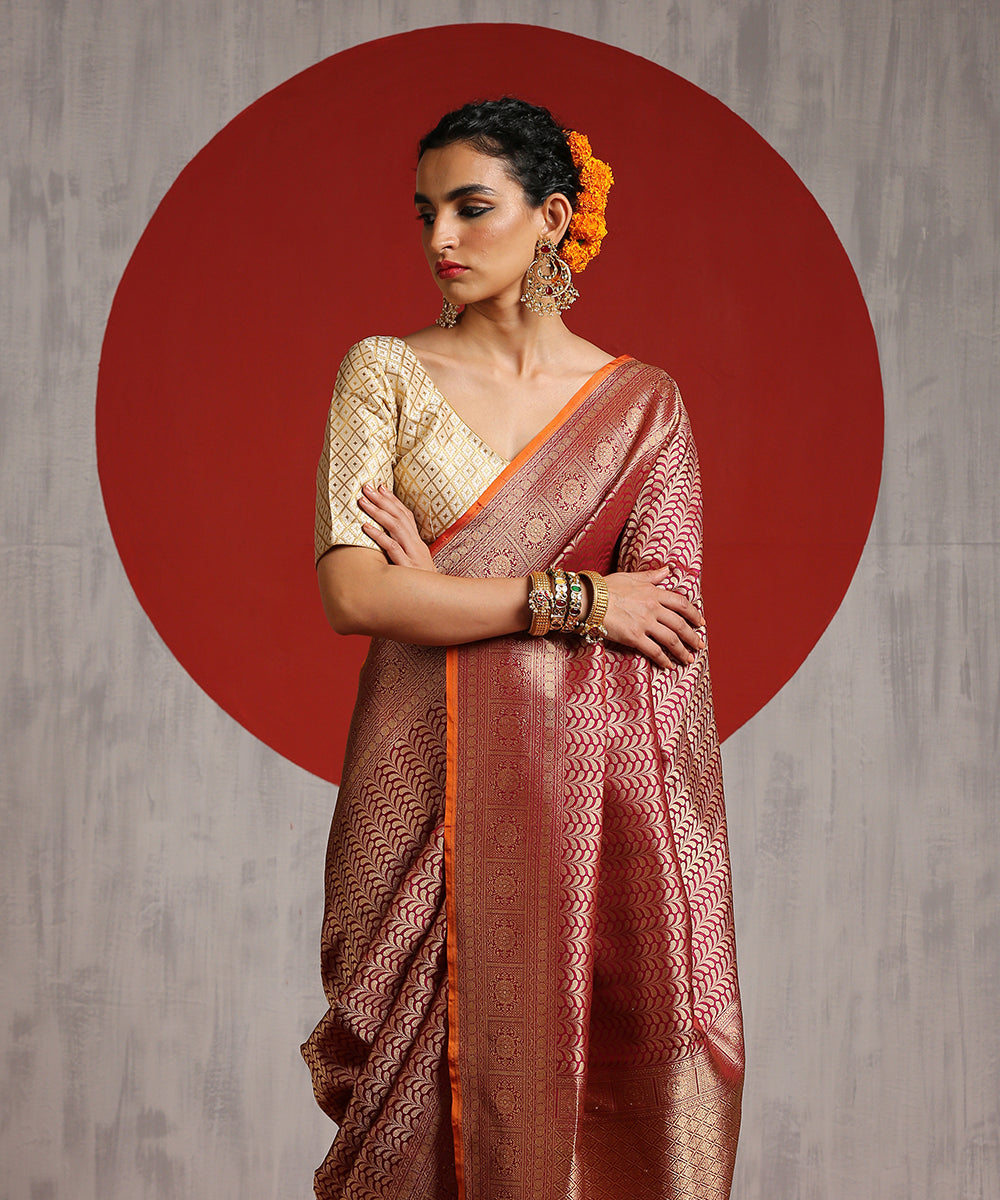 Handloom_Wine_Pure_Katan_Silk_Kimkhab_Banarasi_Saree_With_Gold_Zari_And_Orange_Selvedge_WeaverStory_01