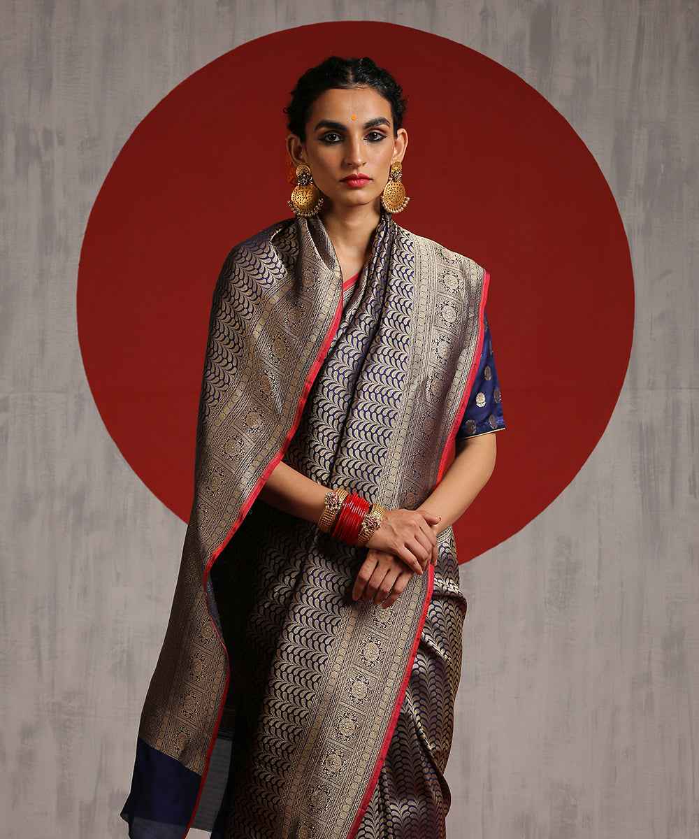 Blue_Handloom_Kimkhab_Pure_Katan_Silk_Banarasi_Saree_With_Red_Selvedge_WeaverStory_01