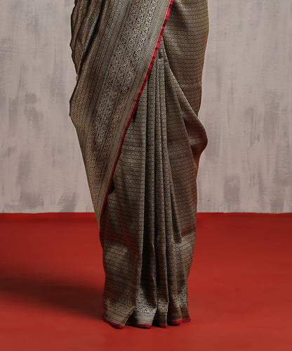 Handloom_Blue_Pure_Katan_Silk_Kimkhab_Banarasi_Saree_With_Gold_Zari_WeaverStory_04