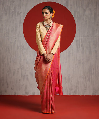 Handloom_Pink_Dual_Tone_Pure_Silk_Tissue_Kimkhab_Banarasi_Saree_With_Green_Selvedge_WeaverStory_02