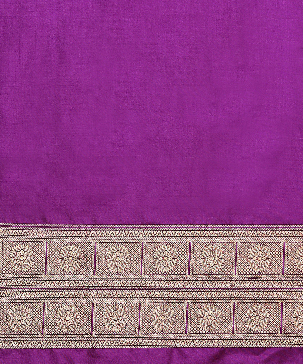 Handloom_Purple_Pure_Katan_Silk_Banarasi_Saree_With_Red_Selvedge_With_Gold_Zari_WeaverStory_05