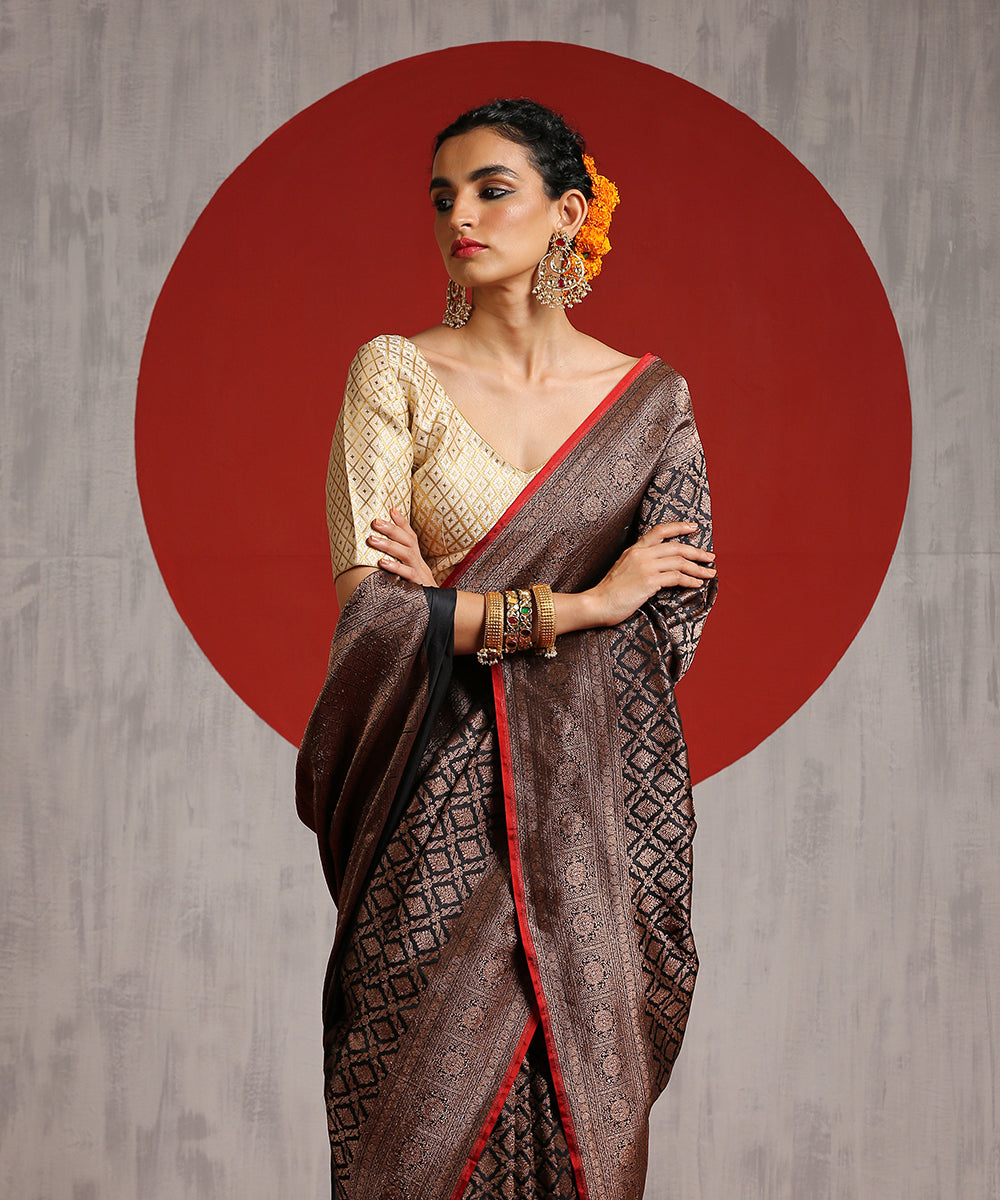 Black_Handloom_Pure_Katan_Silk_Kimkhab_Banarasi_Saree_With_Red_Selvedge_And_Antique_Zari_WeaverStory_01