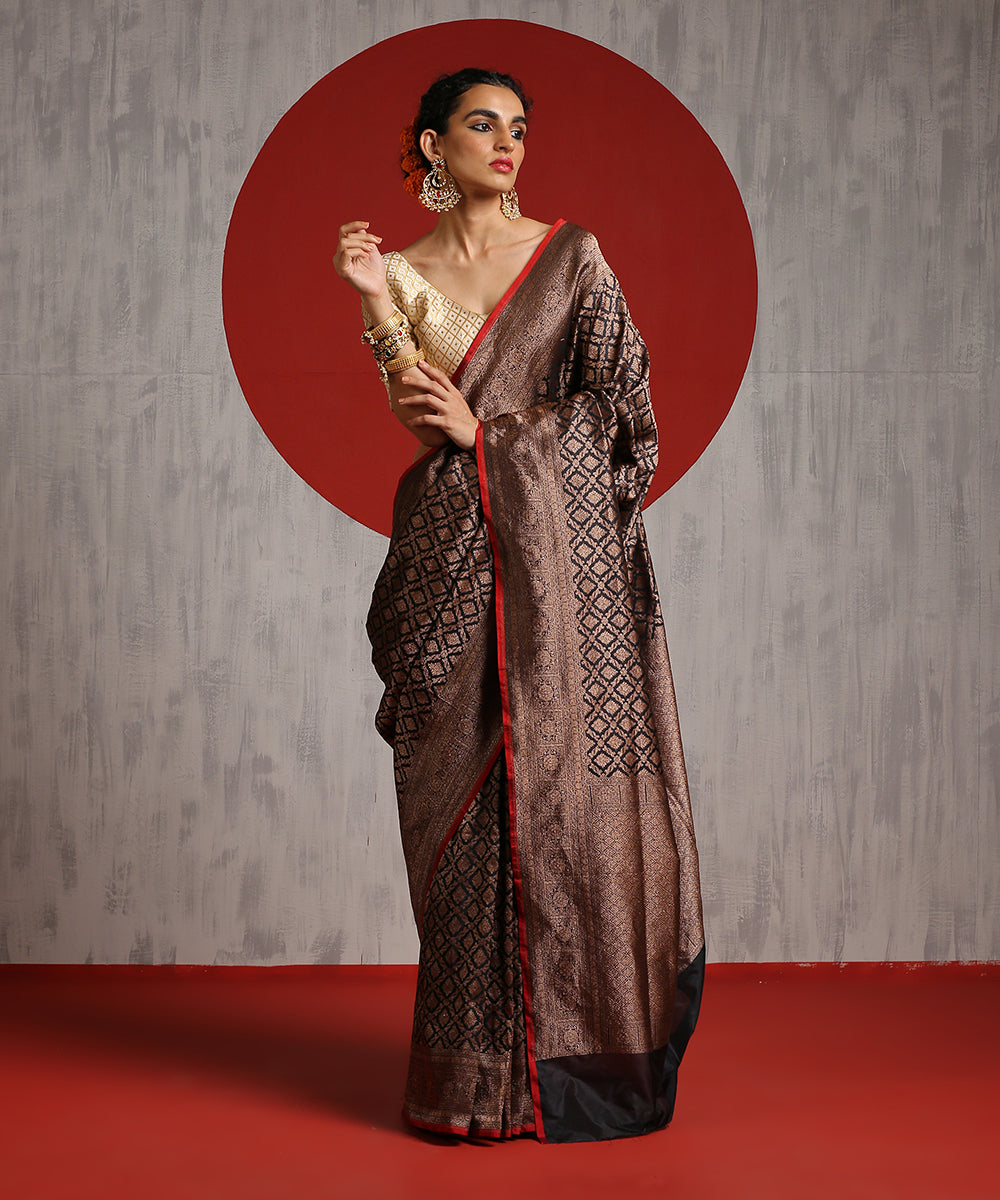 Black_Handloom_Pure_Katan_Silk_Kimkhab_Banarasi_Saree_With_Red_Selvedge_And_Antique_Zari_WeaverStory_02