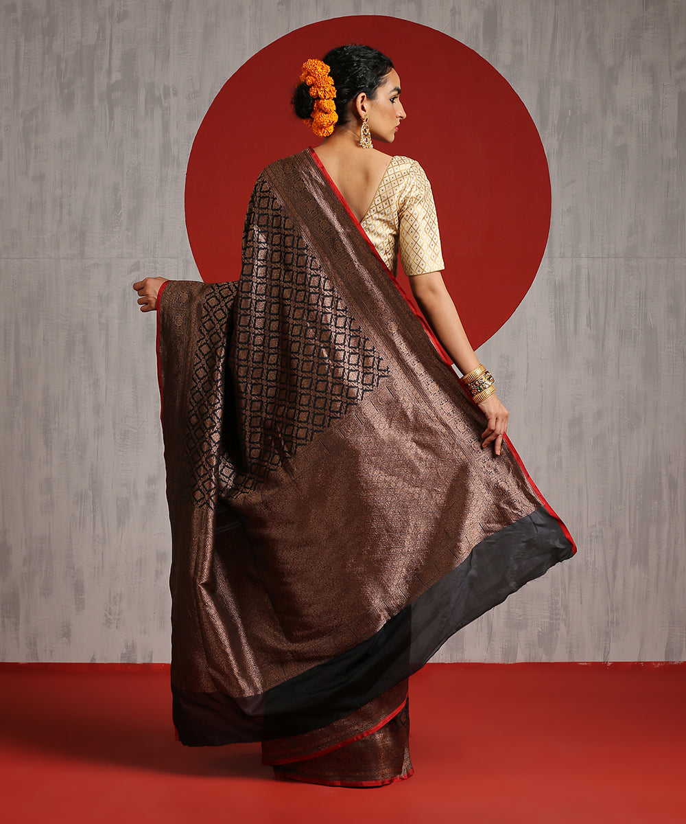 Black_Handloom_Pure_Katan_Silk_Kimkhab_Banarasi_Saree_With_Red_Selvedge_And_Antique_Zari_WeaverStory_03