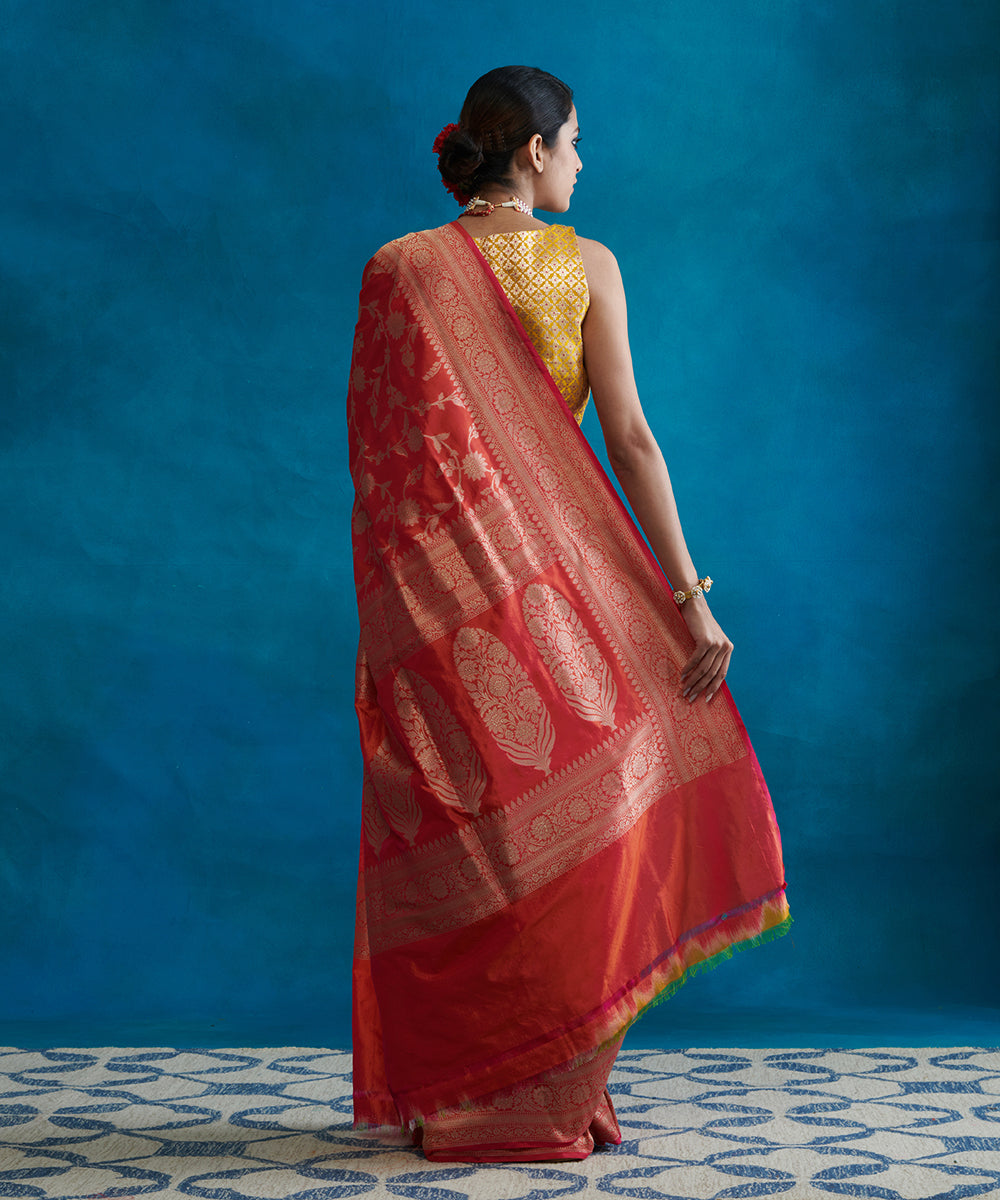 Handloom_Orange_And_Pink_Dual_Tone_Pure_Katan_Silk_Banarasi_Saree_With_Jaal_WeaverStory_03