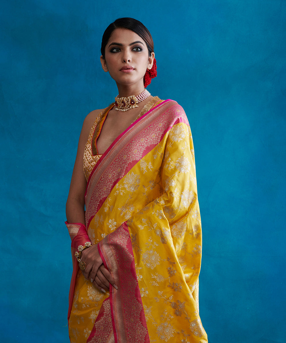 Handloom_Yellow_Pure_Katan_Silk_Banarasi_Jangla_Saree_With_Pink_Border_WeaverStory_01