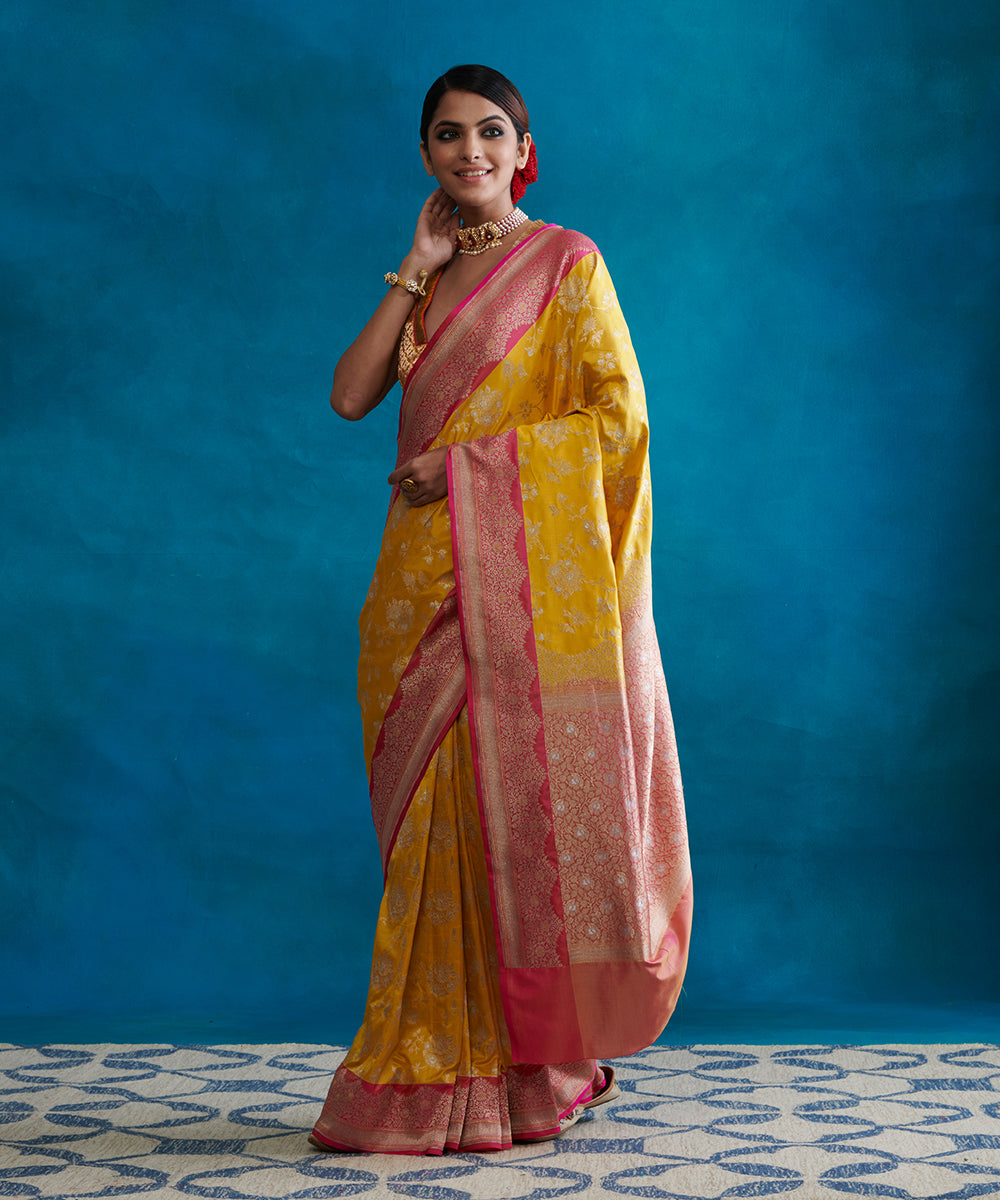 Handloom_Yellow_Pure_Katan_Silk_Banarasi_Jangla_Saree_With_Pink_Border_WeaverStory_02