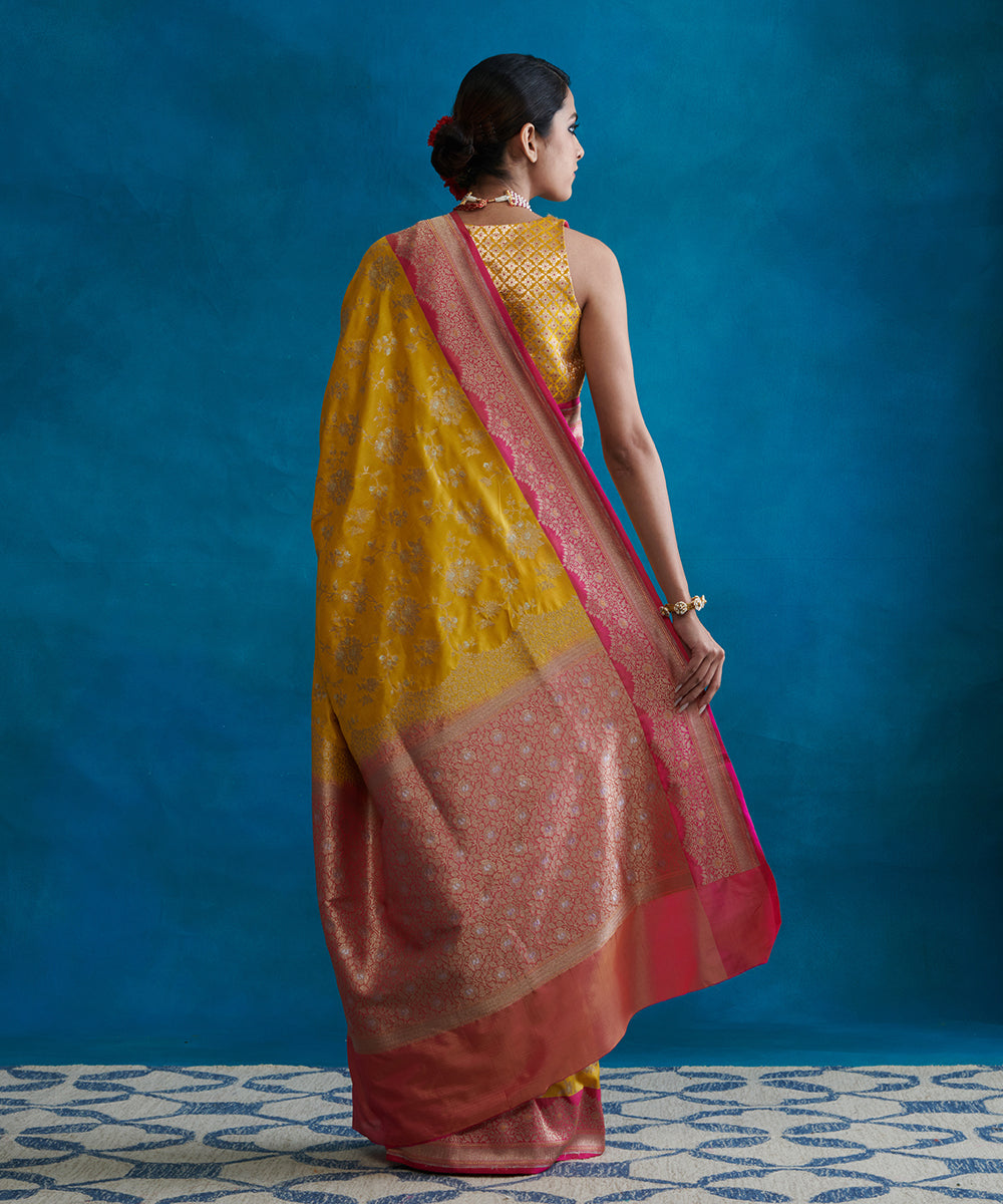 Handloom_Yellow_Pure_Katan_Silk_Banarasi_Jangla_Saree_With_Pink_Border_WeaverStory_03