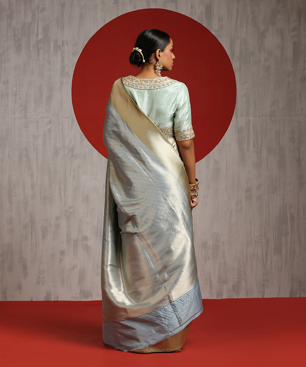 Powder_Blue_Handloom_Pure_Katan_Silk_Zari_Tanchoi_Banarasi_Saree_With_Green_Border_WeaverStory_03