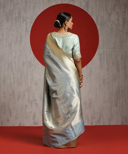 Powder_Blue_Handloom_Pure_Katan_Silk_Zari_Tanchoi_Banarasi_Saree_With_Green_Border_WeaverStory_03