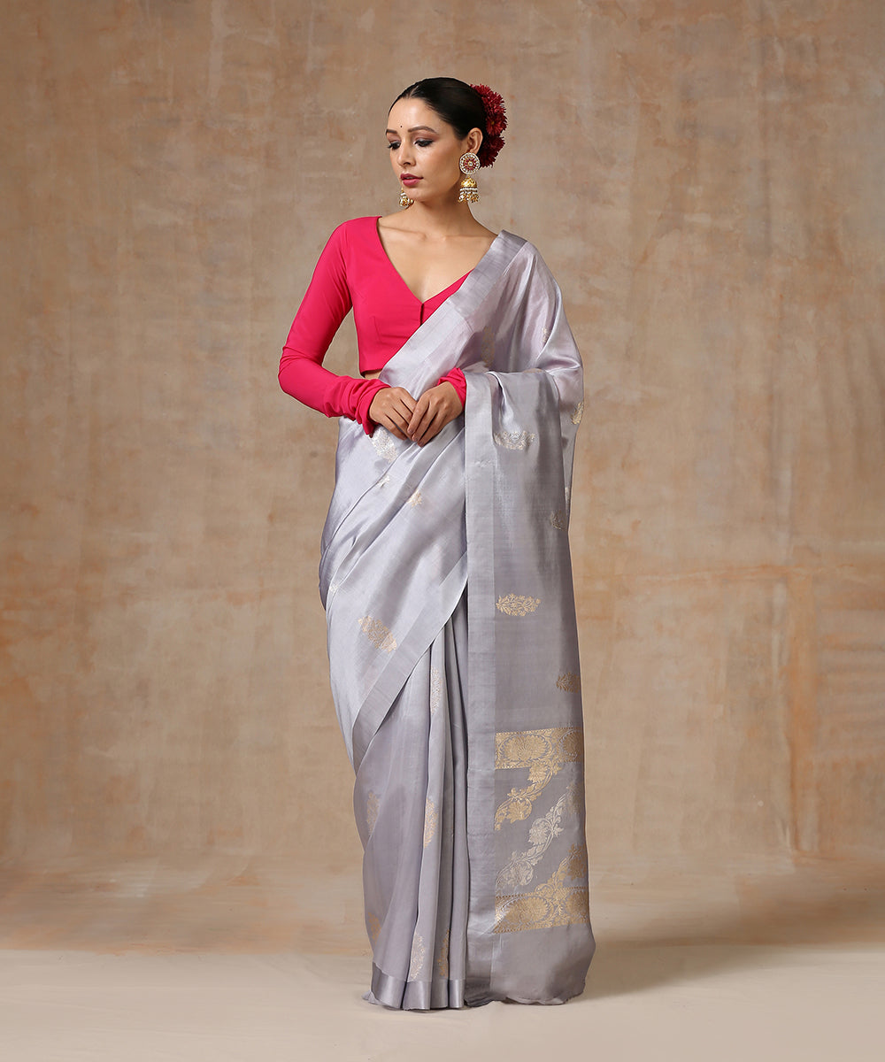 Plum_Handloom_Pure_Katan_Silk_Banarasi_Saree_With_Flower_Motifs_WeaverStory_02