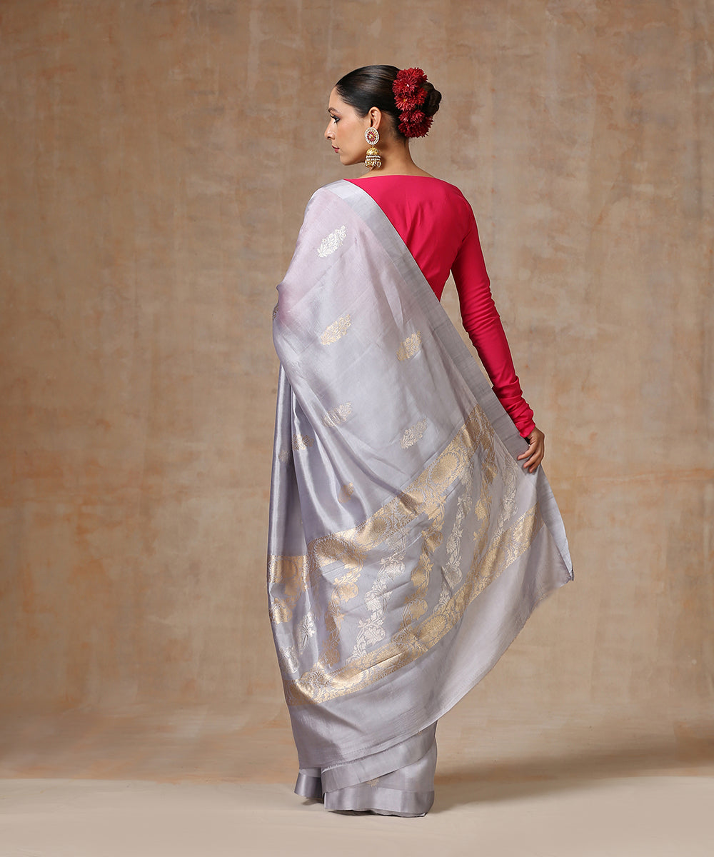 Plum_Handloom_Pure_Katan_Silk_Banarasi_Saree_With_Flower_Motifs_WeaverStory_03