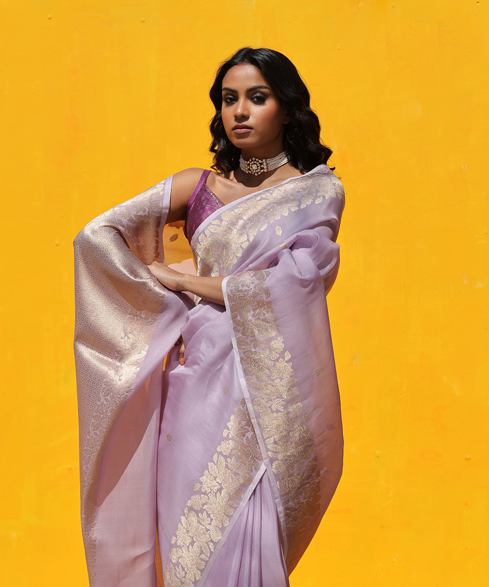 Handloom_Mauve_Pure_Kora_Silk_Banarasi_Saree_With_Kadhwa_Floral_Booti_WeaverStory_01