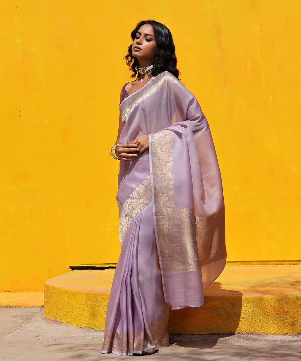 Handloom_Mauve_Pure_Kora_Silk_Banarasi_Saree_With_Kadhwa_Floral_Booti_WeaverStory_02