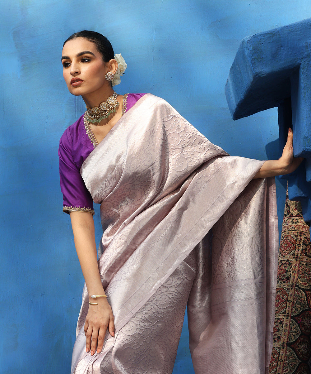 Handloom_Soft_Lilac_Pure_Katan_Silk_Banarasi_Saree_With_Kadhwa_Border_WeaverStory_01