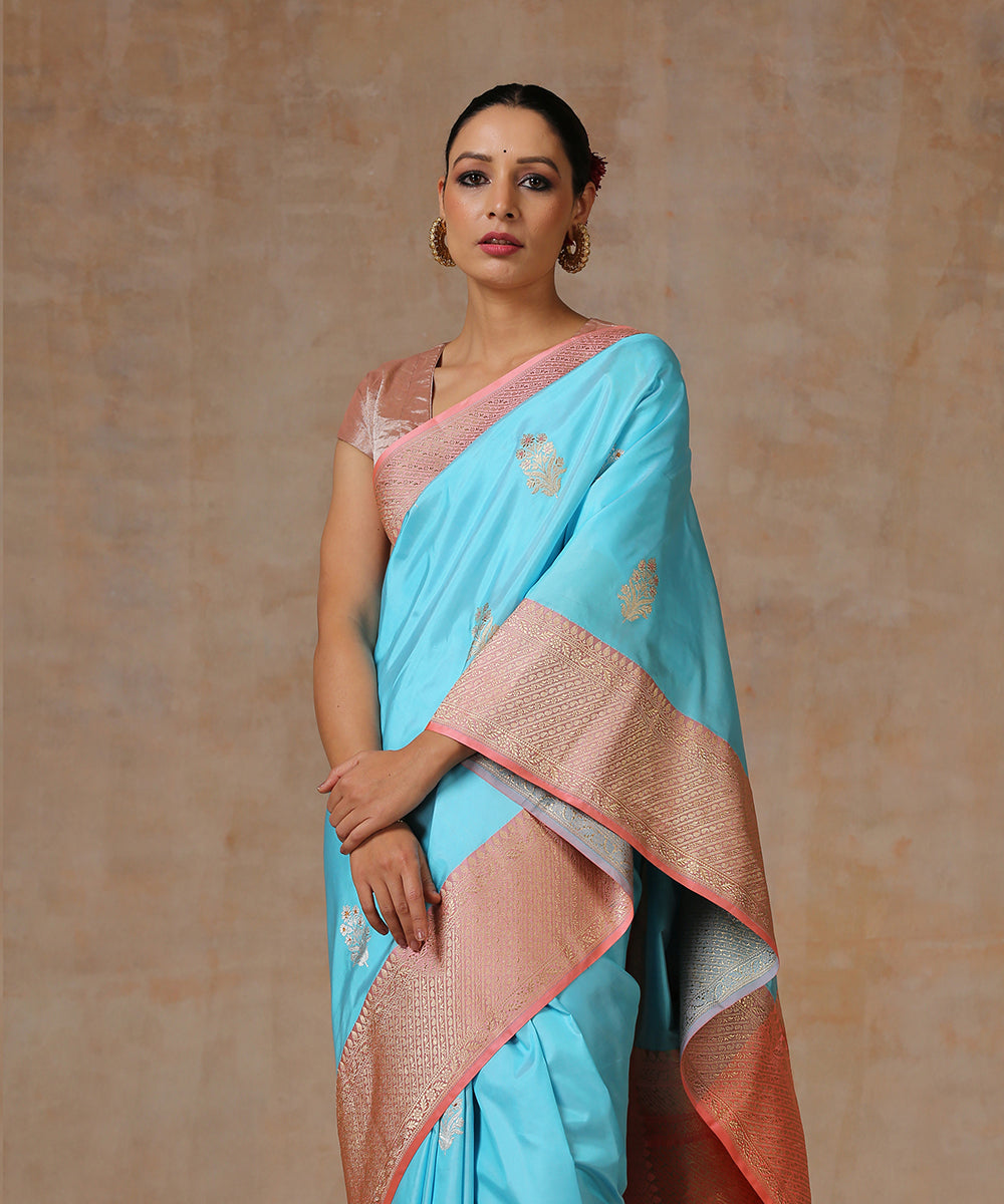 Blue_Handloom_Pure_Katan_Silk_Banarasi_Saree_With_Peach_Border_WeaverStory_01