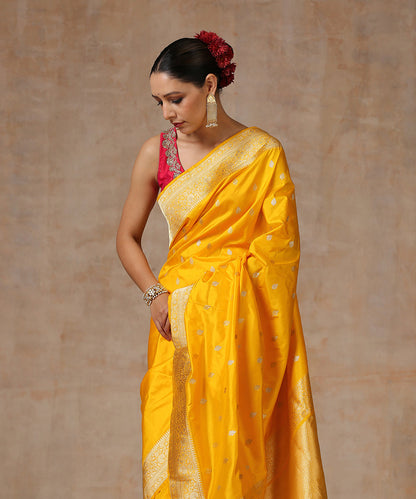 Handloom_Yellow_Pure_Katan_Silk_Banarasi_Saree_With_Kadhwa_Booti_WeaverStory_01