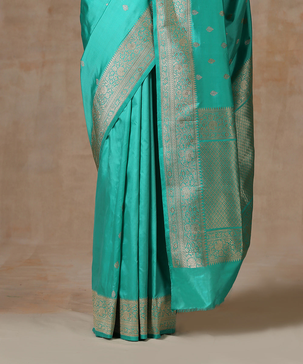 Green_Handloom_Pure_Katan_Silk_Banarasi_Saree_With_Kadhwa_Booti_WeaverStory_04