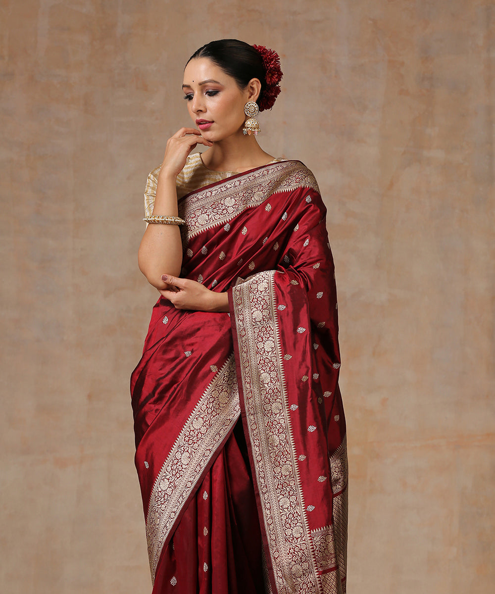 Maroon_Handloom_Pure_Katan_Silk_Banarasi_Saree_With_Kadhwa_Booti_WeaverStory_01