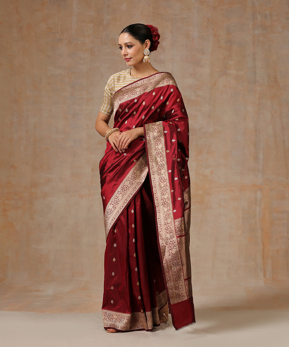 Maroon_Handloom_Pure_Katan_Silk_Banarasi_Saree_With_Kadhwa_Booti_WeaverStory_02