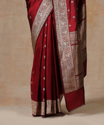 Maroon_Handloom_Pure_Katan_Silk_Banarasi_Saree_With_Kadhwa_Booti_WeaverStory_04