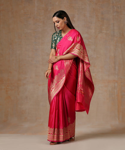 Pink_Handloom_Pure_Katan_Silk_Banarasi_Saree_With_Scalloped_Borders_WeaverStory_02