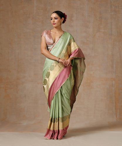 Handloom_Beige_Pure_Katan_Silk_Banarasi_Saree_With_Kadhwa_Booti_WeaverStory_02