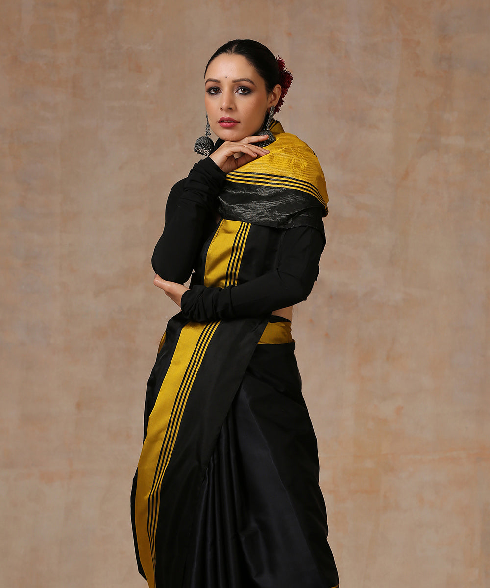 Black_Handloom_Satin_Silk_Banarasi_Saree_With_Mustard_Gold_Border_WeaverStory_01