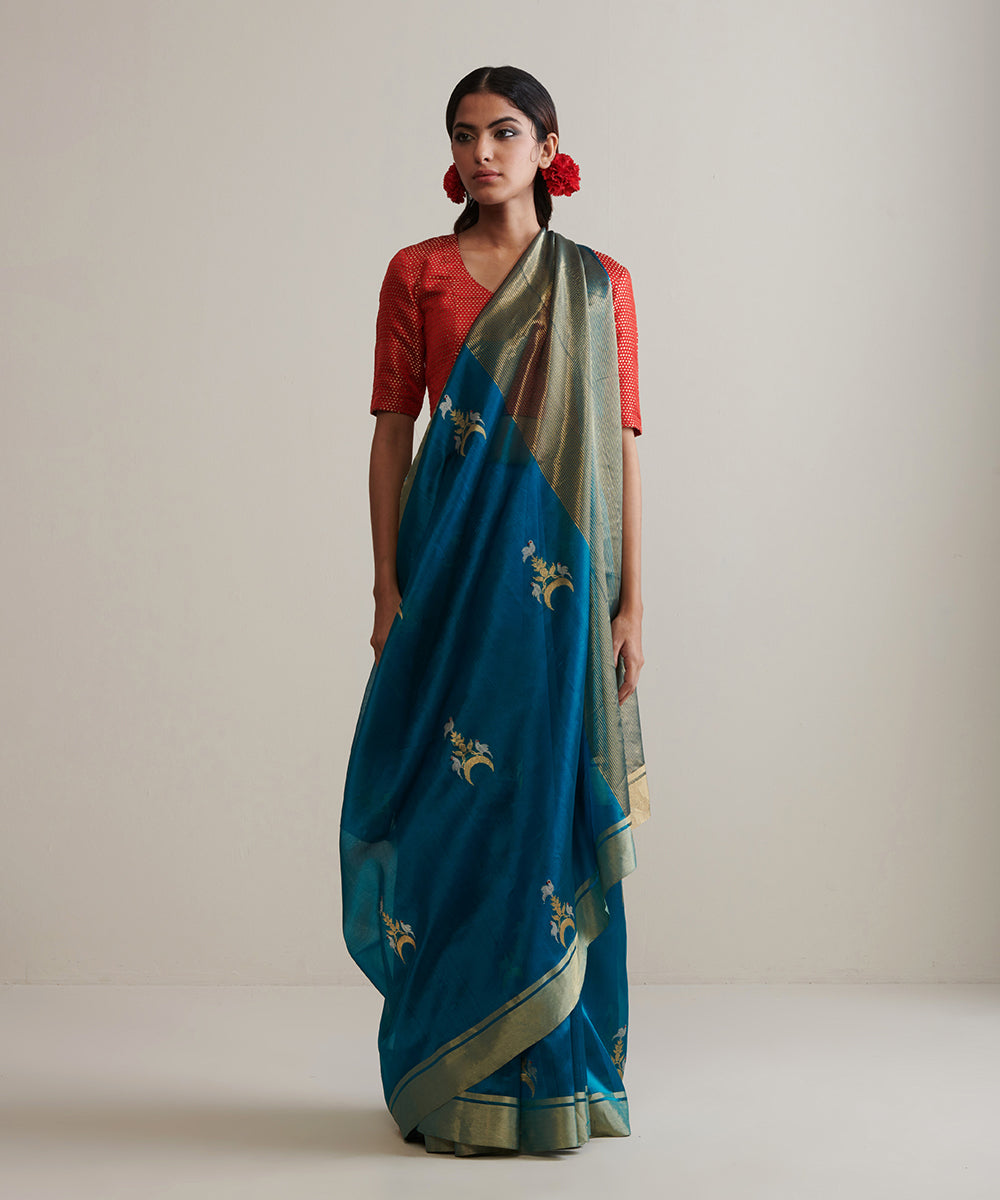 Emerald_Green_Handloom_Pure_Chanderi_Silk_Saree_With_Gold_And_Silver_Zari_Bird_Motif_WeaverStory_02