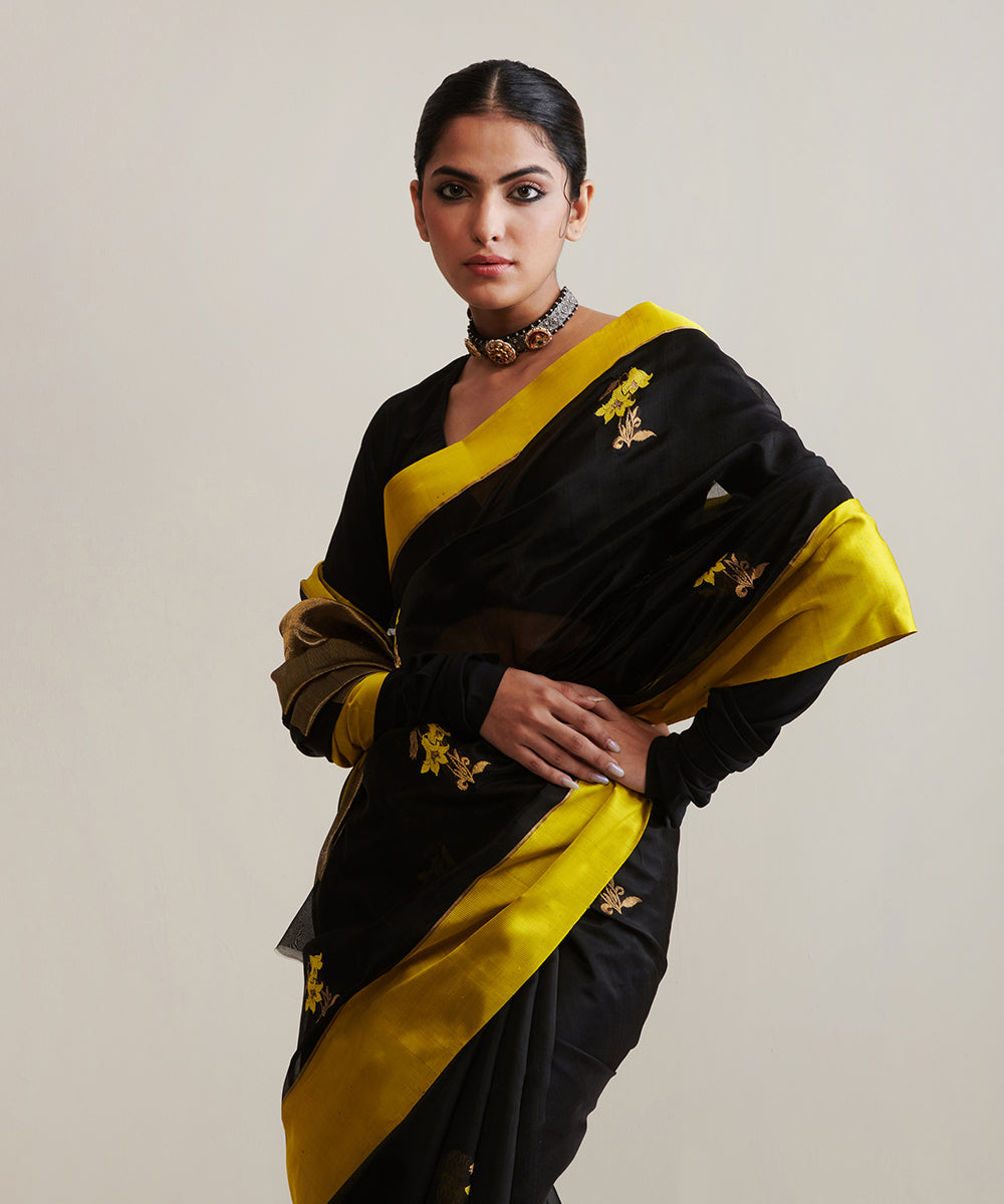 Dark_Black_Handloom_Pure_Chanderi_Silk_Saree_With_Mashroo_Border_WeaverStory_01