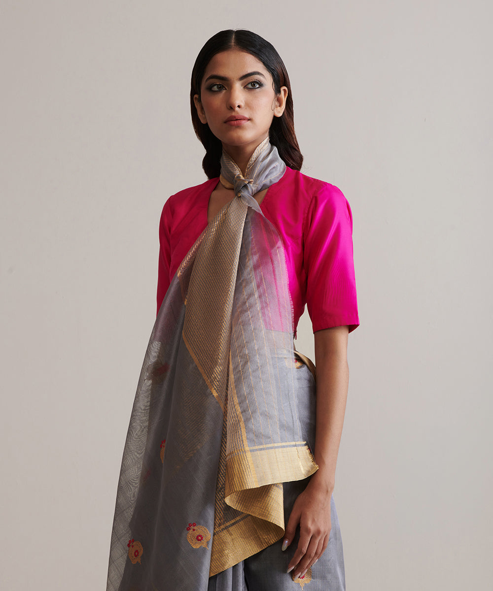 Handloom_Grey_Pure_Chanderi_Silk_Saree_With_Zari_Booti_WeaverStory_01