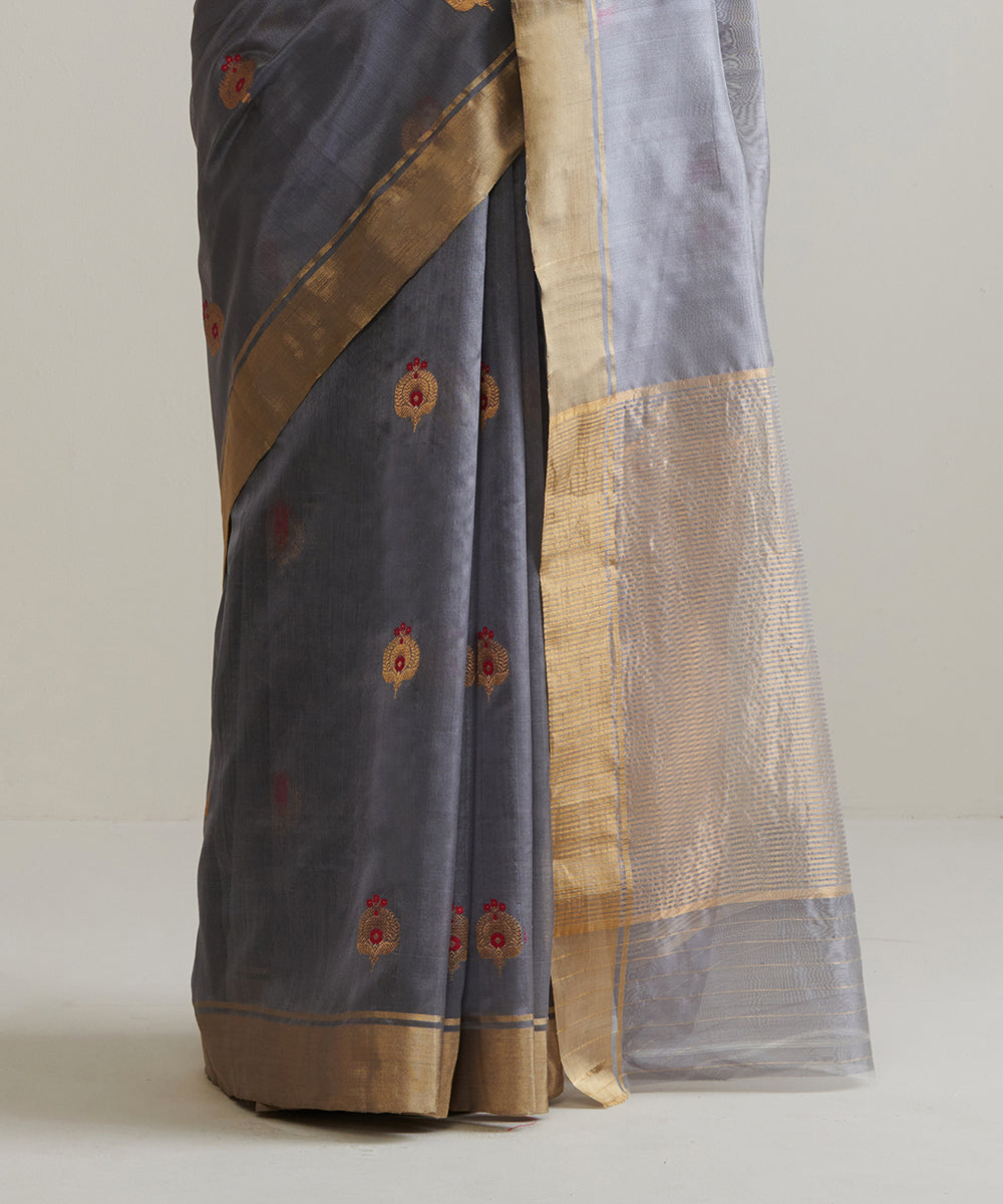 Handloom_Grey_Pure_Chanderi_Silk_Saree_With_Zari_Booti_WeaverStory_04