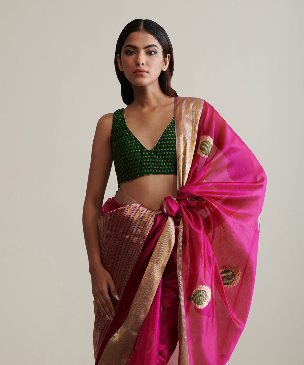 Handloom_Magenta_Pure_Chanderi_Silk_Saree_With_Nakshi_Border_And_Anardana_Booti_WeaverStory_01