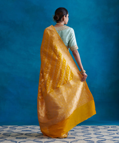 Handloom_Yellow_Pure_Katan_Silk_Banarasi_Saree_With_Cutwork_Jaal_WeaverStory_03